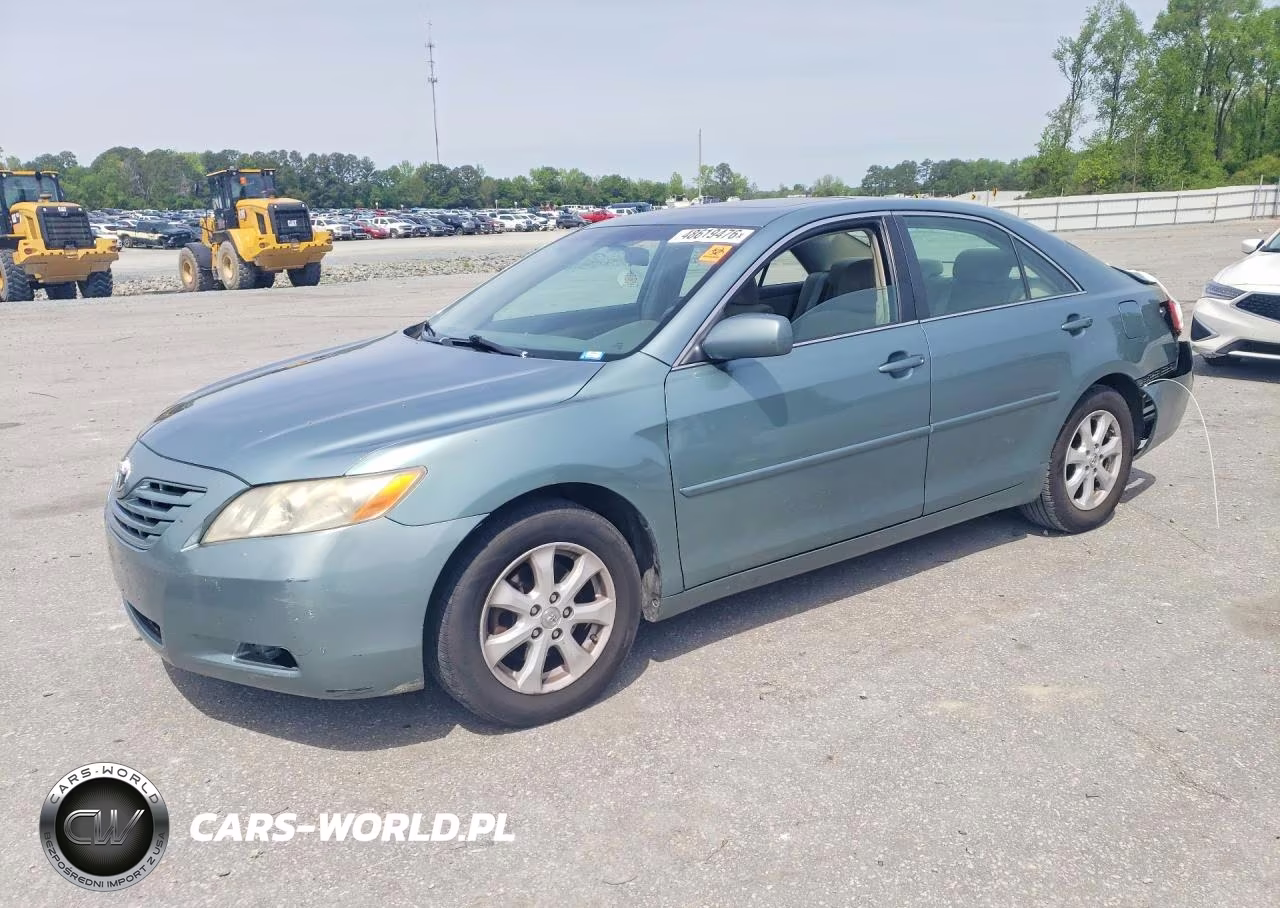 2009 Toyota Camry Le – zdjęcie 1 z 12
