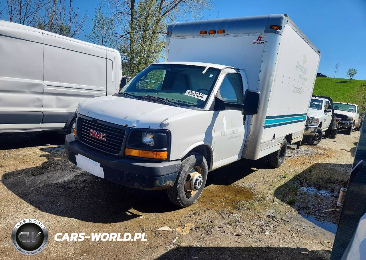 2011 GMC Savana Box Truck
