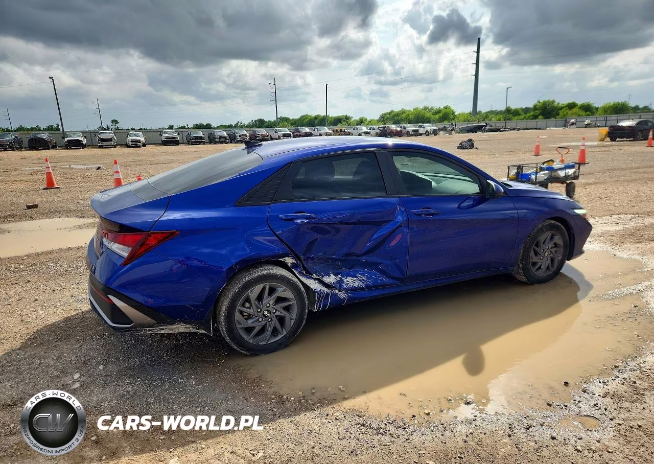2024 Hyundai Elantra Sel VIN:KMHLM4DG8RU679355 - 3