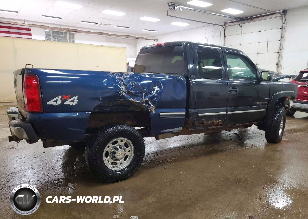2003 Chevrolet Silverado K2500 Heavy Duty VIN:1GCHK29U33E229827 - 3