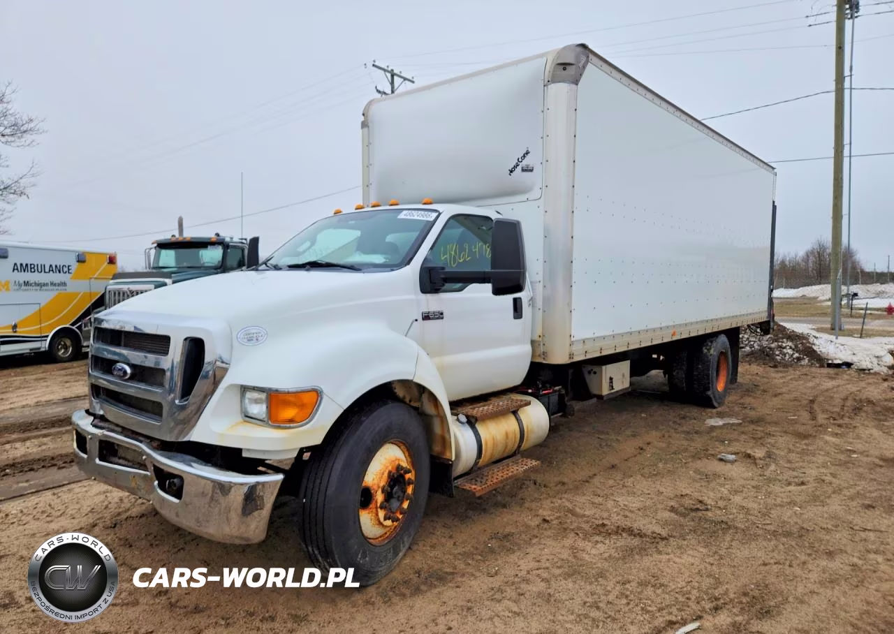 2015 Ford F650 Super Duty Box Truck