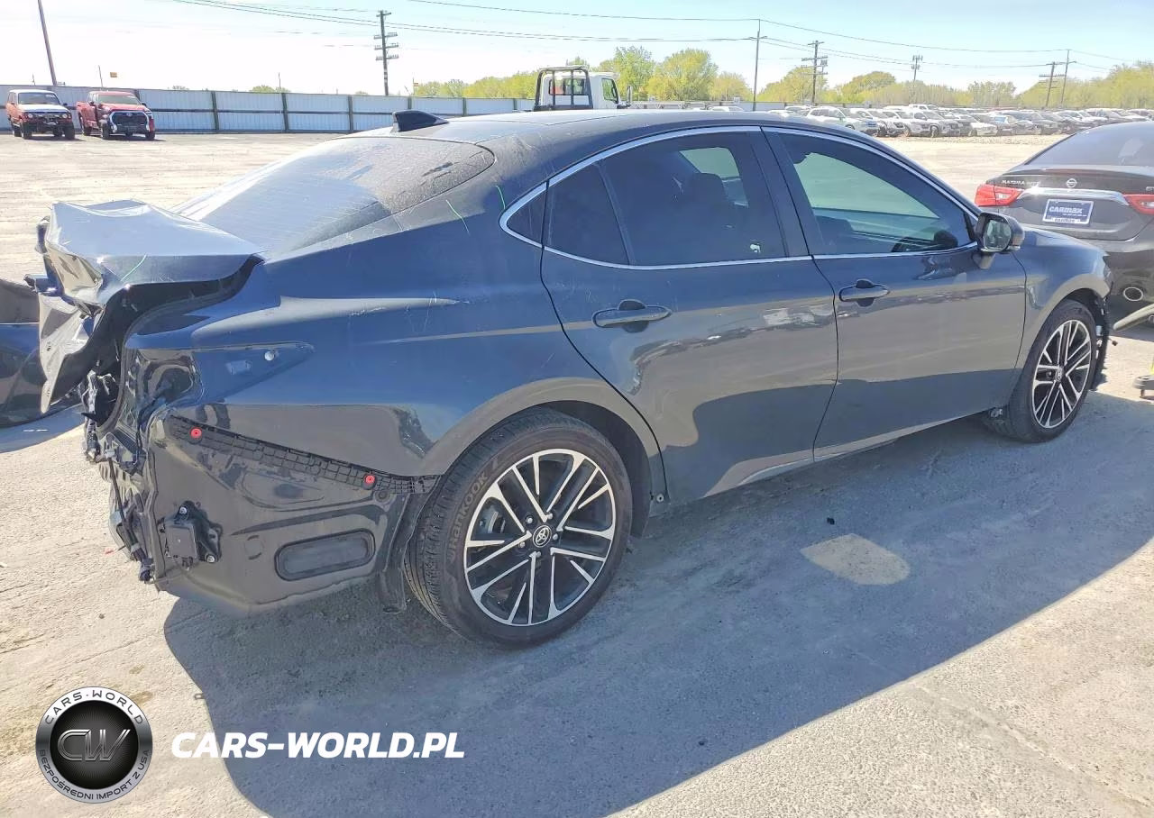 2025 Toyota Camry Xle VIN:4T1DAACK2SU532682 - 3