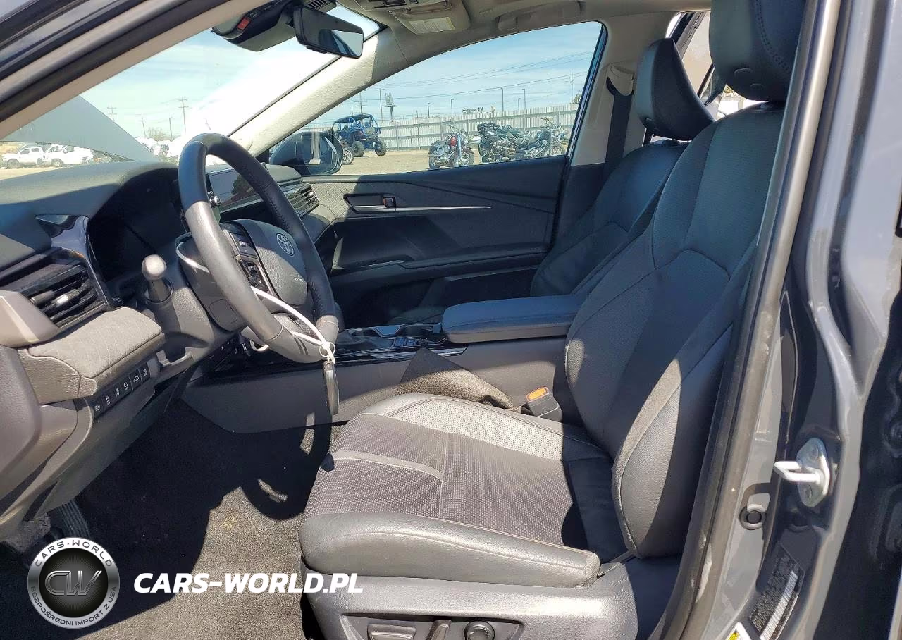 2025 Toyota Camry Xle VIN:4T1DAACK2SU532682 - 7