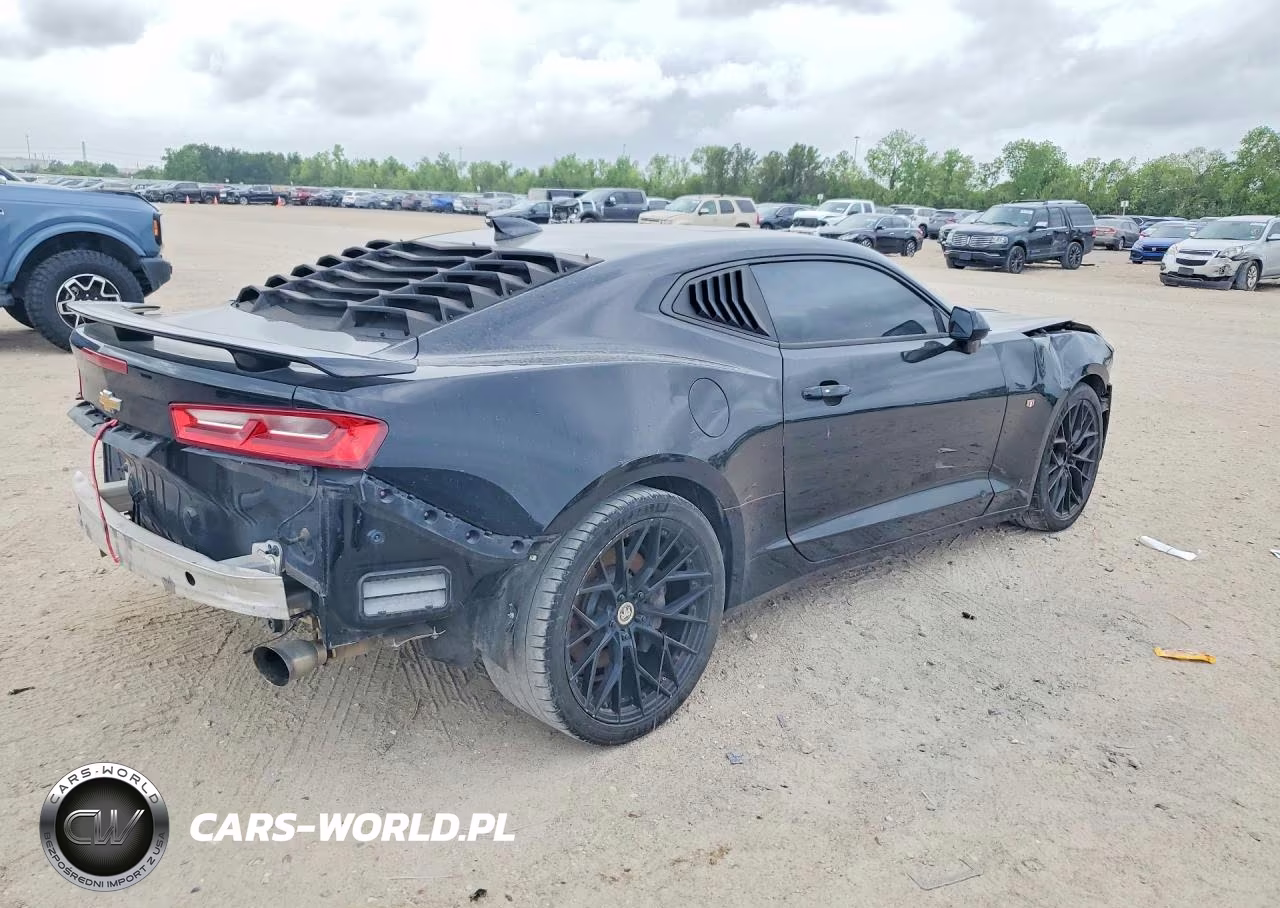 2018 Chevrolet Camaro Ss VIN:1G1FF1R79J0147782 - 3
