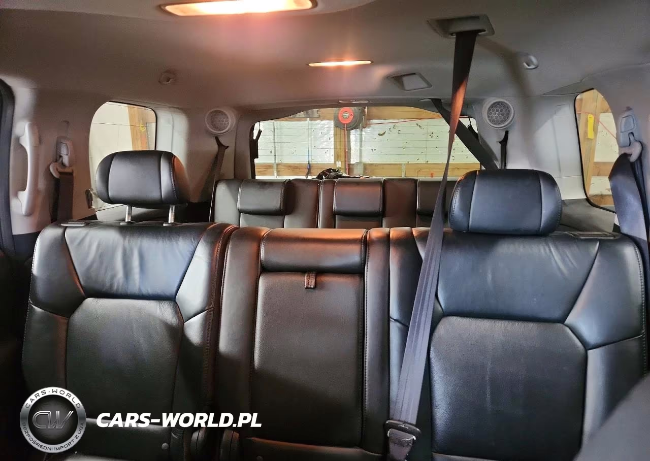 2011 Honda Pilot Touring VIN:5FNYF4H97BB044948 - 10