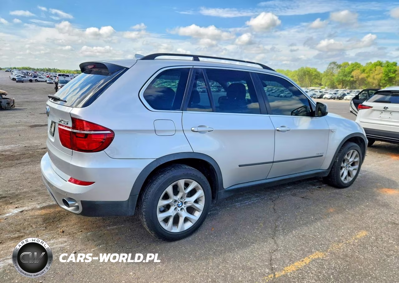 2013 BMW X5 xDrive35I VIN:5UXZV4C50D0B09637 - 3