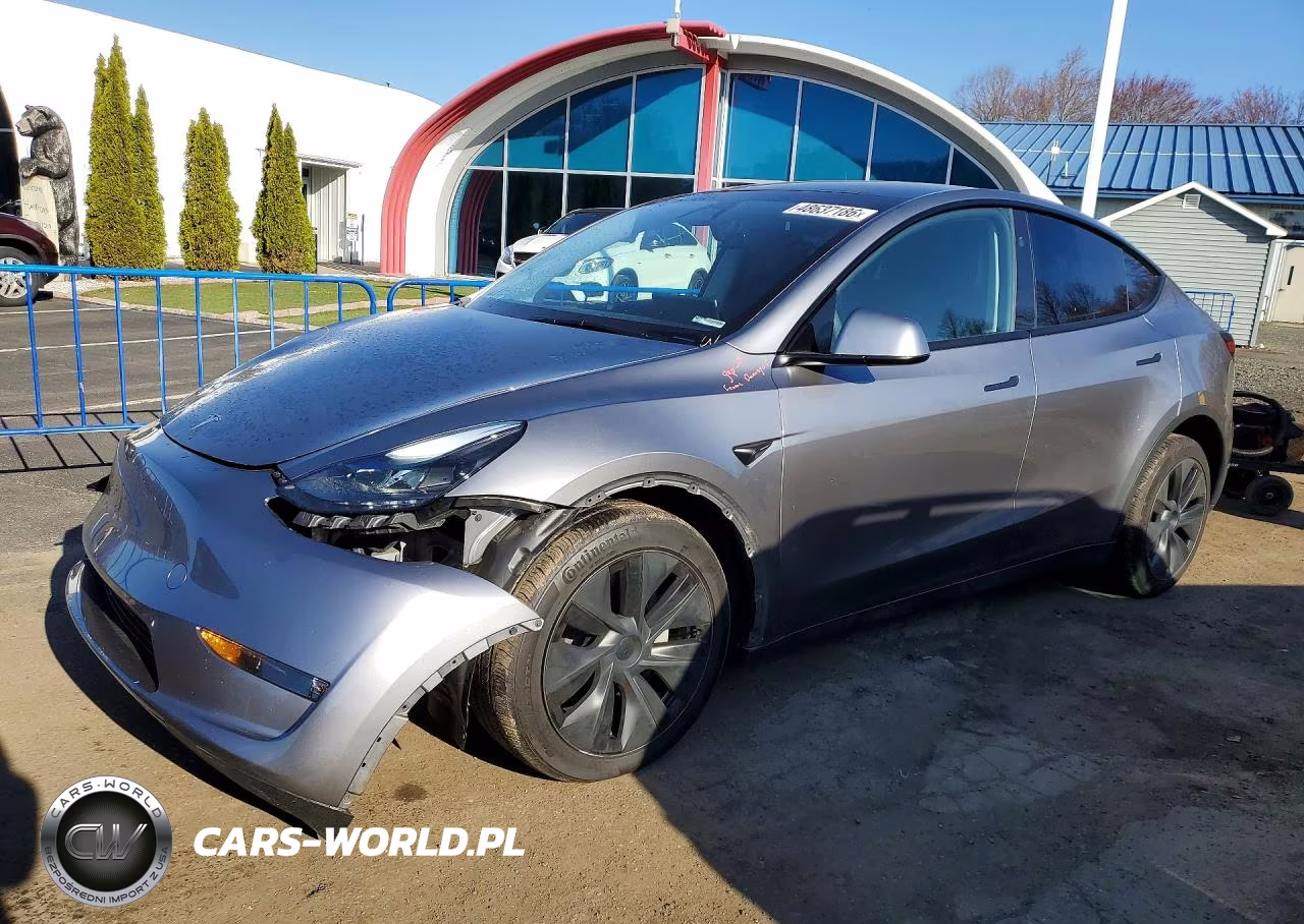 2025 Tesla Model Y – zdjęcie 1 z 13