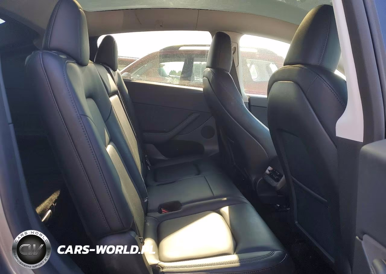 2025 Tesla Model Y VIN:7SAYGAEE9SF239630 - 11