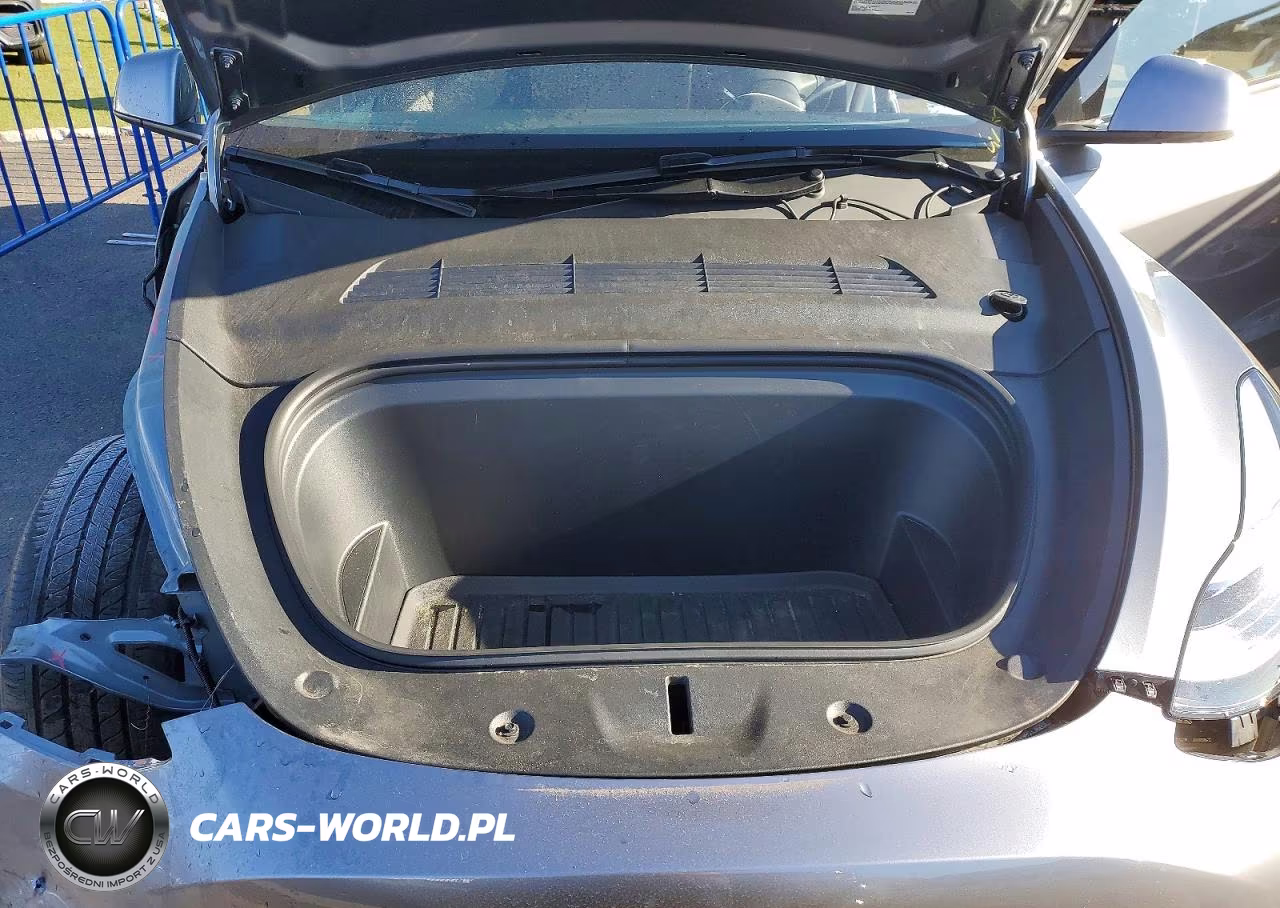 2025 Tesla Model Y VIN:7SAYGAEE9SF239630 - 12