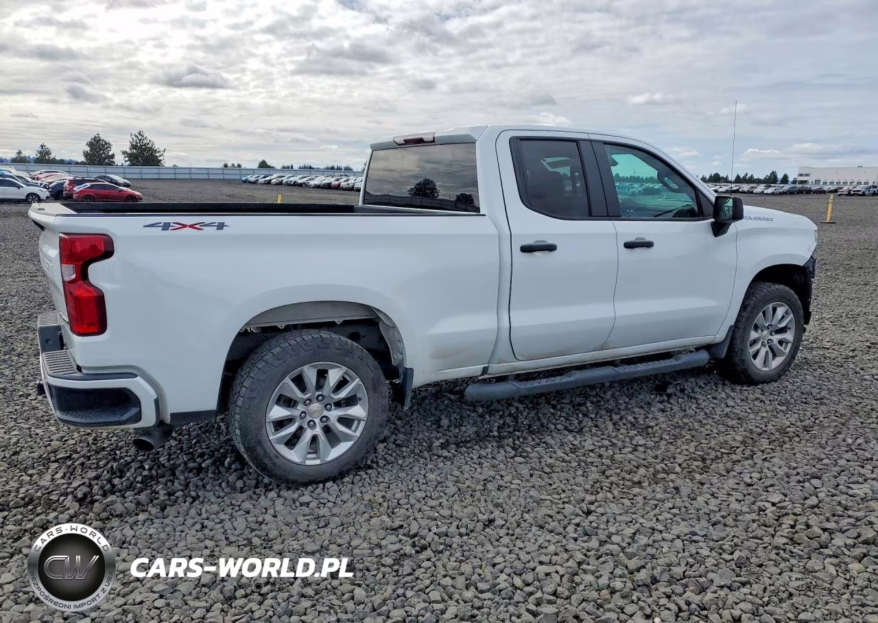 2020 Chevrolet Silverado K1500 Custom VIN:1GCRYBEK5LZ202693 - 3