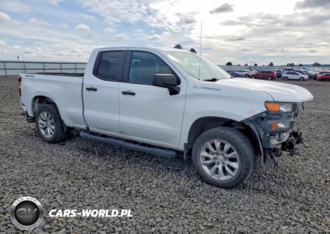 2020 Chevrolet Silverado K1500 Custom VIN:1GCRYBEK5LZ202693 - 4