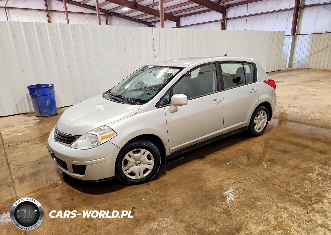 2012 Nissan Versa 1.8 S – zdjęcie 1 z 12