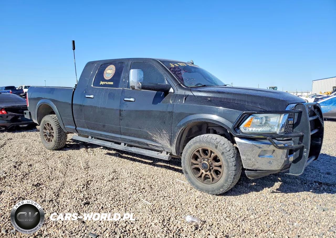 2016 Ram 2500 Laramie VIN:3C6UR5NL7GG112900 - 4