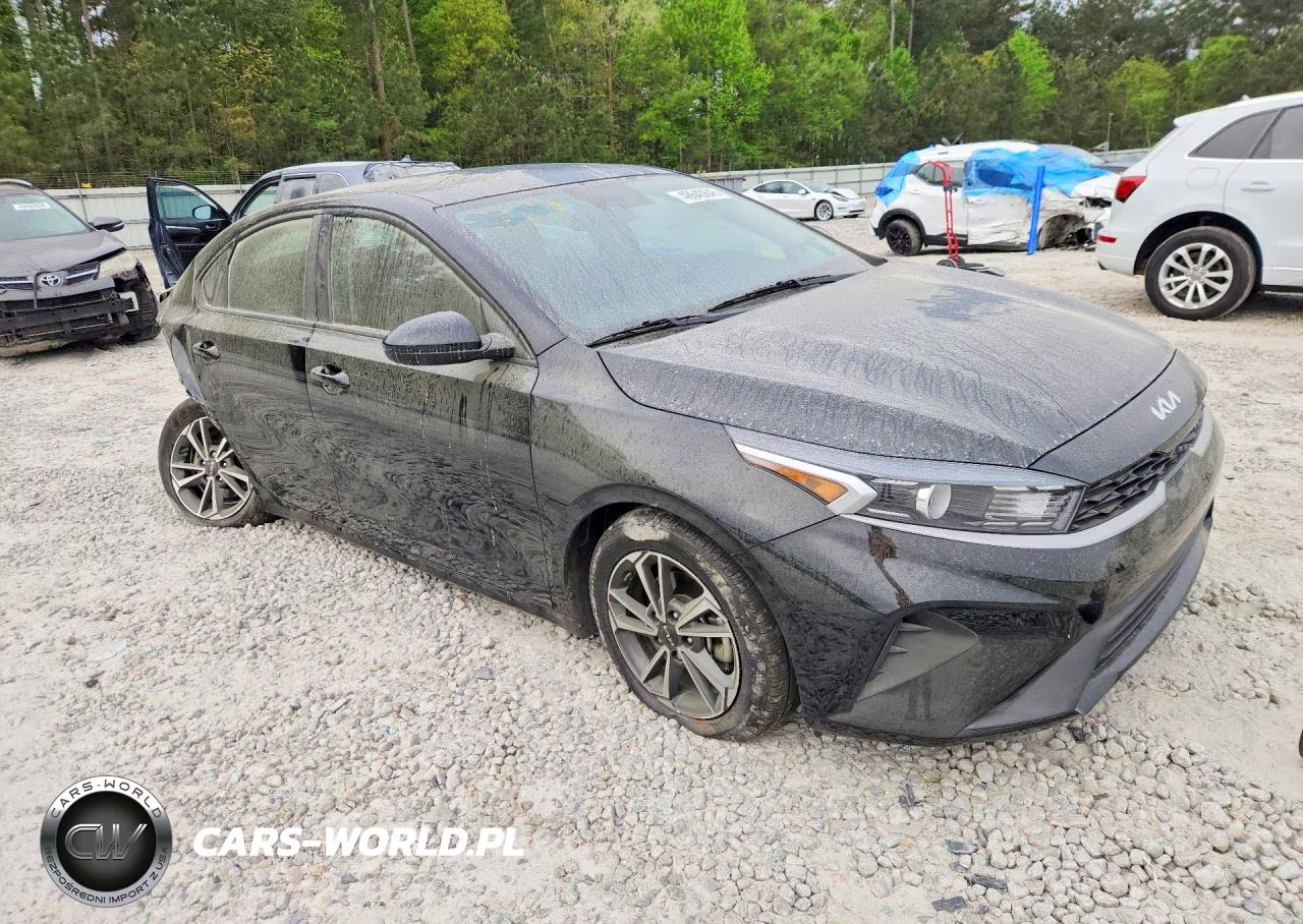 2023 Kia Forte Lxs VIN:3KPF24AD9PE551266 - 4