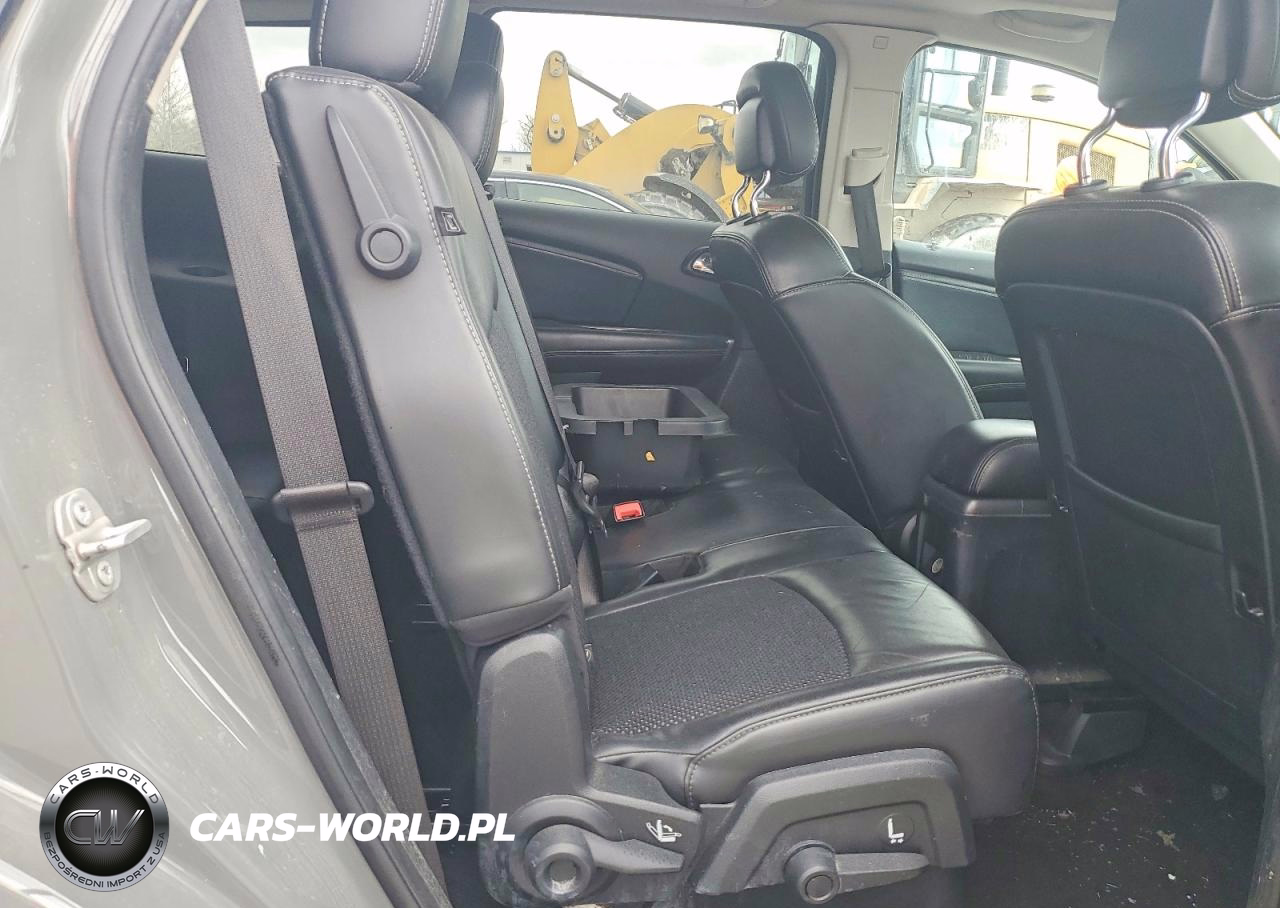 2020 Dodge Journey Crossroad VIN:3C4PDCGBXLT213007 - 10