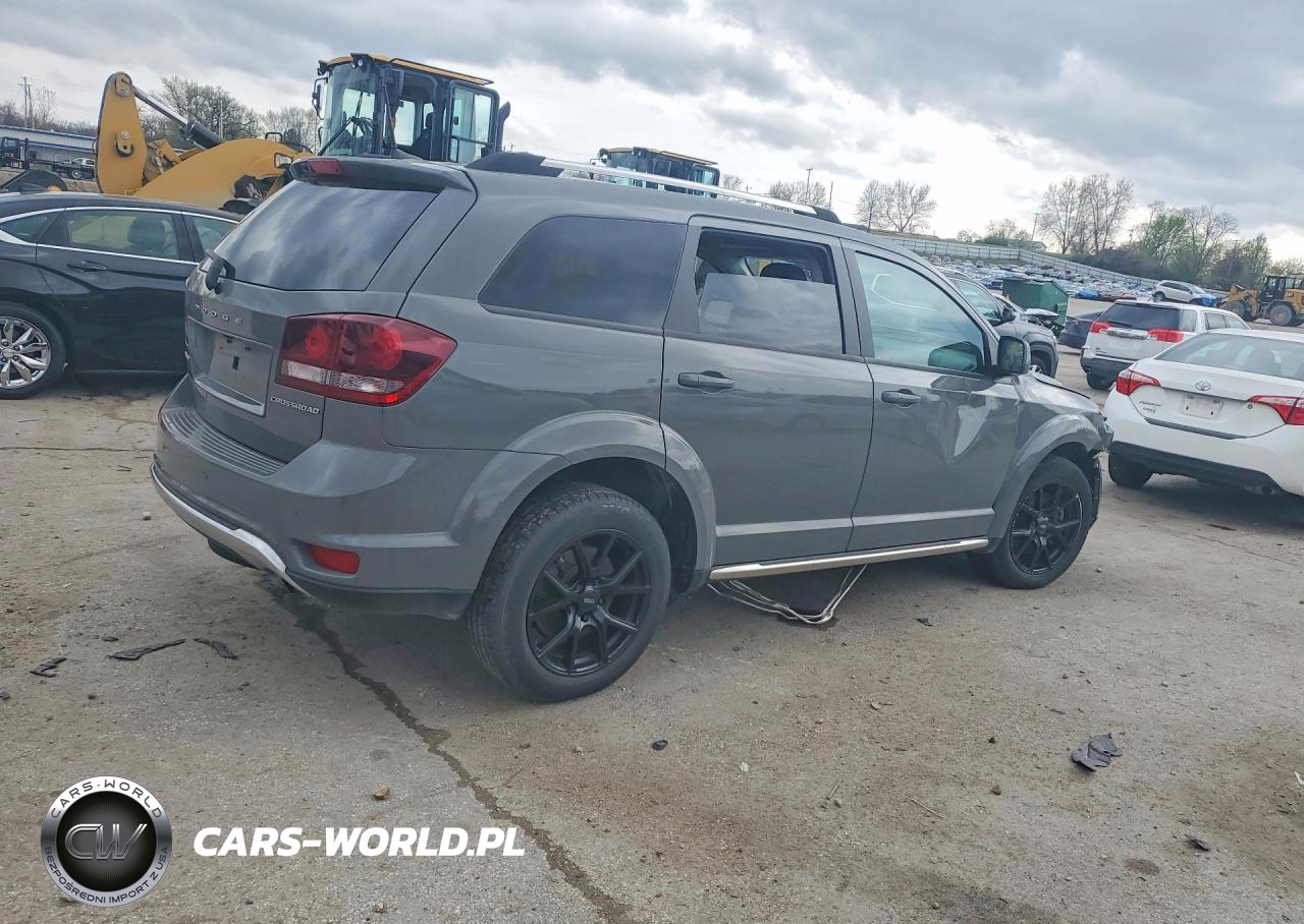 2020 Dodge Journey Crossroad VIN:3C4PDCGBXLT213007 - 3