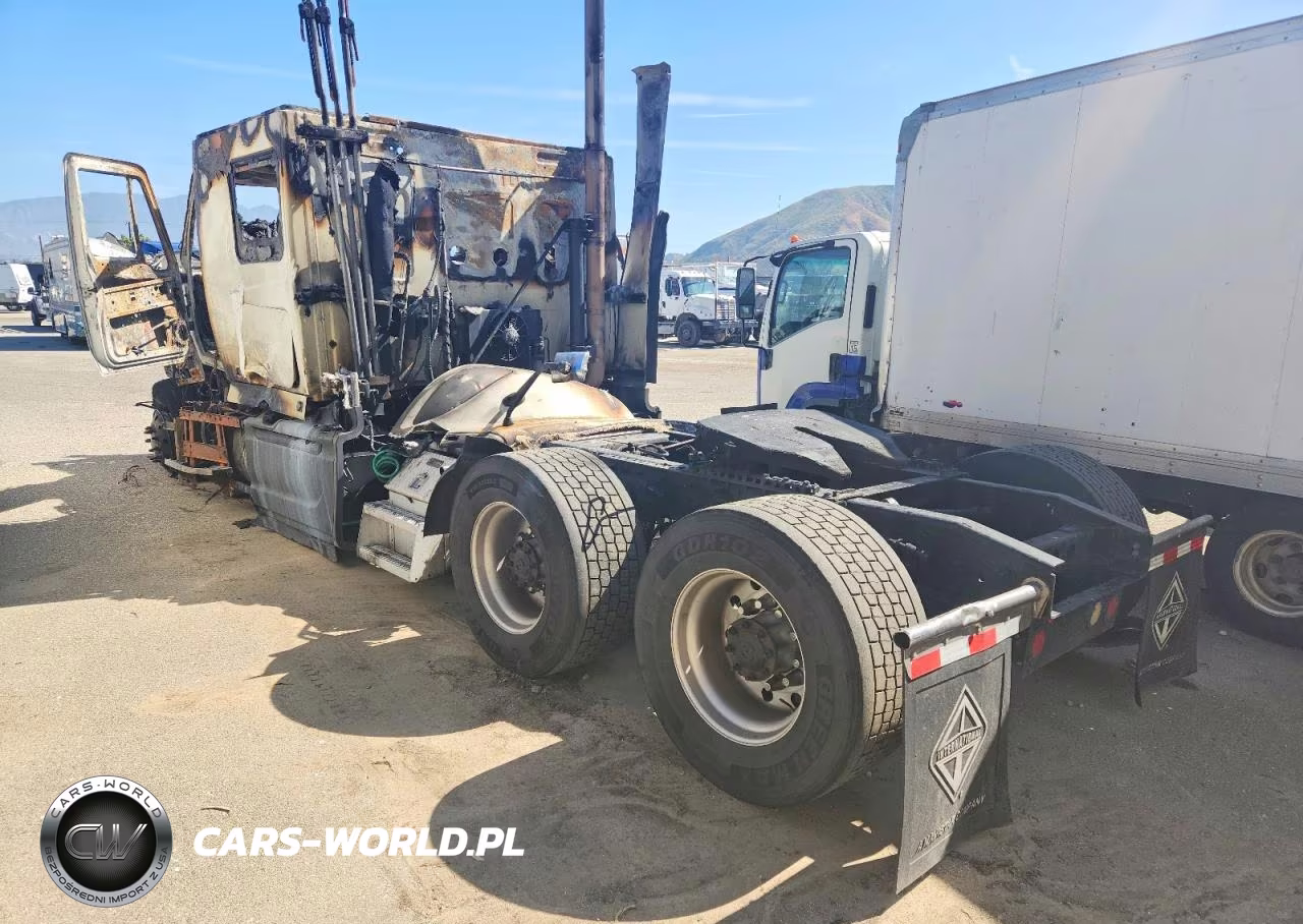 2015 International Prostar Semi Truck VIN:3HSDJAPR9FN127426 - 3