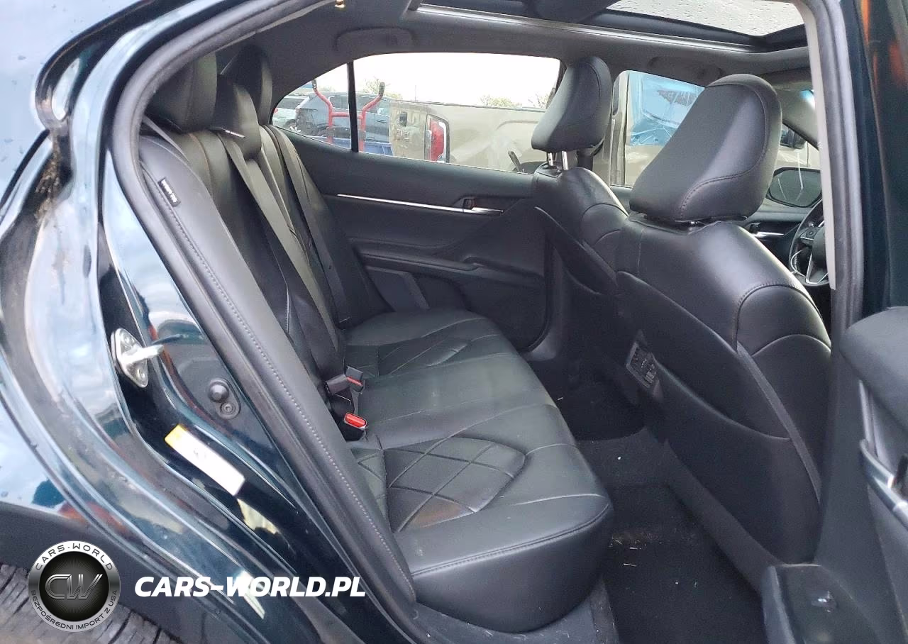 2018 Toyota Camry Xle VIN:4T1B11HK8JU555012 - 10