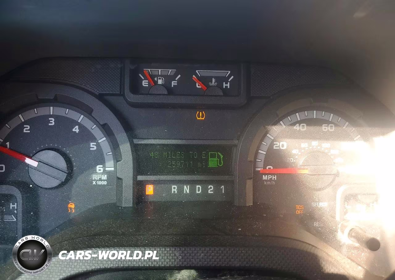 2011 Ford Econoline E250 Van VIN:1FTNE2EW2BDA79327 - 9