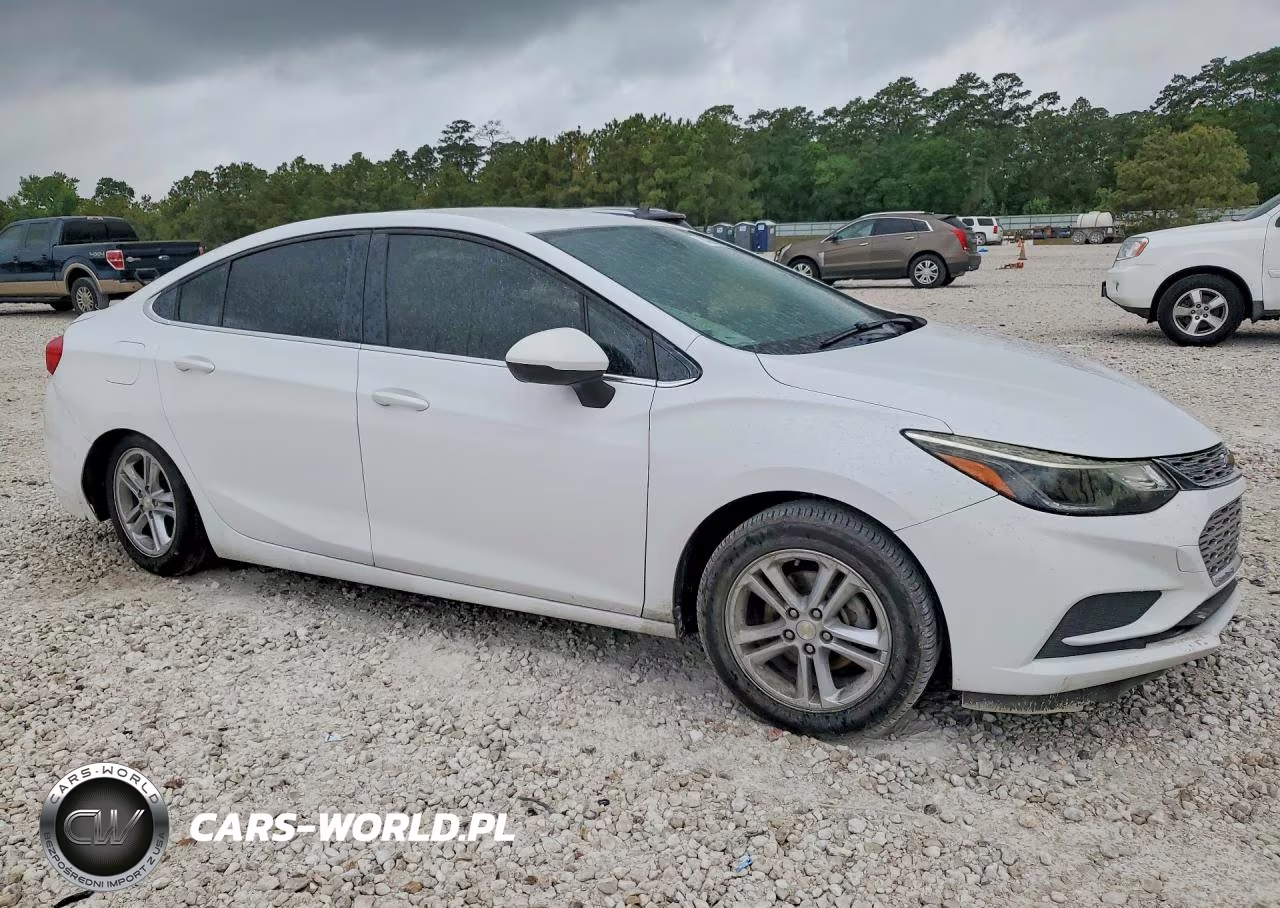 2017 Chevrolet Cruze Lt VIN:3G1BE5SM2HS556282 - 4