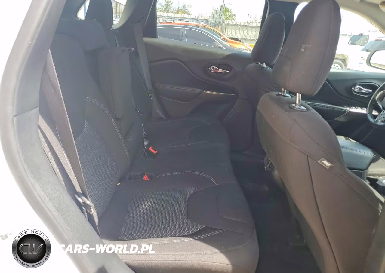 2020 Jeep Cherokee Latitude VIN:1C4PJLCB3LD596695 - 11