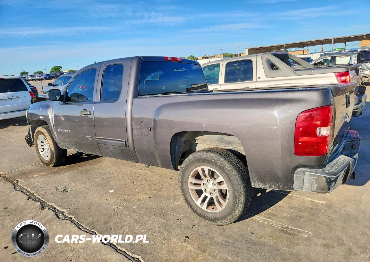 2011 Chev Silverado VIN:1GCRCREAXBZ138163 - 2