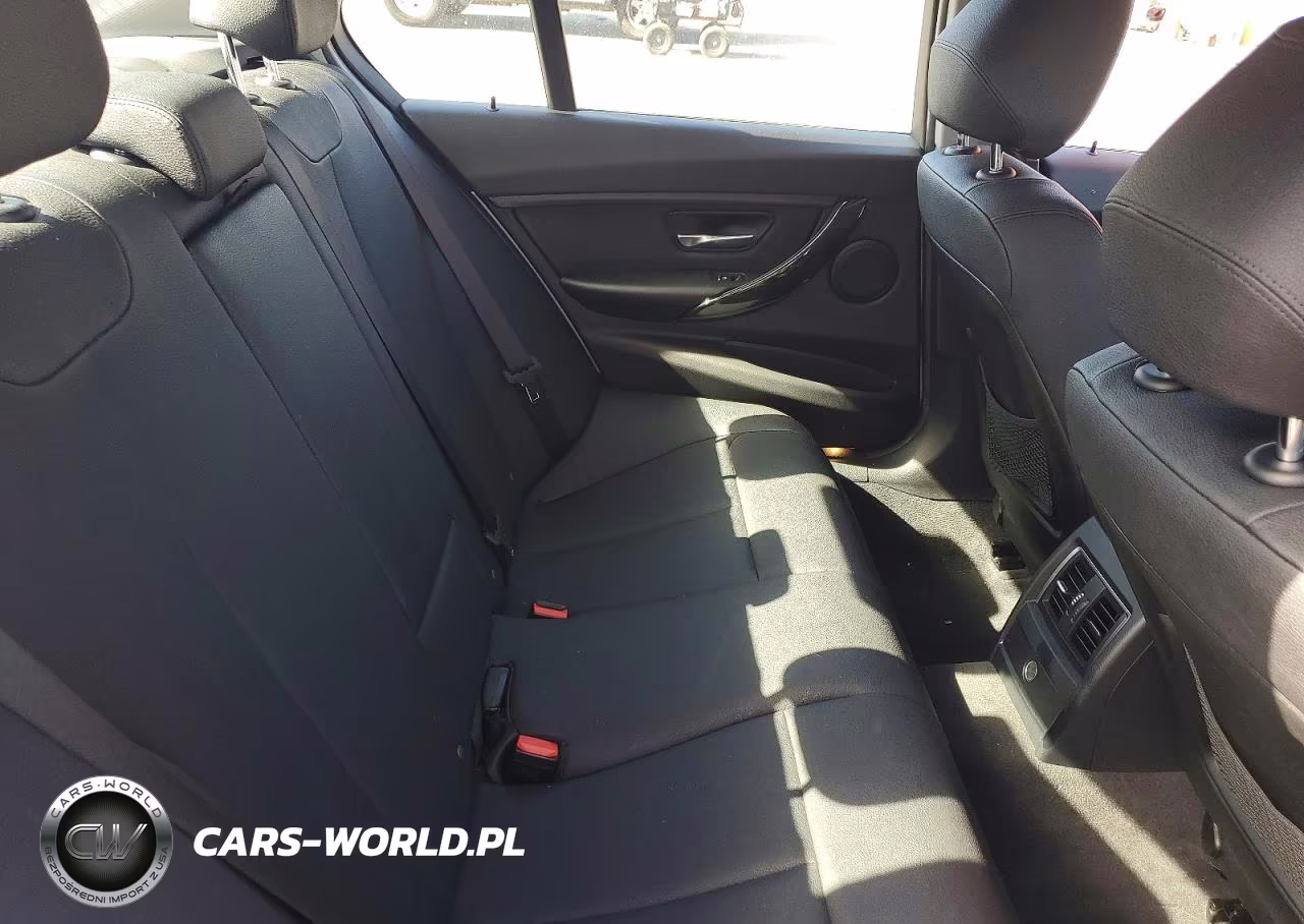 2018 BMW 320 I VIN:WBA8E1G59JNU92475 - 10