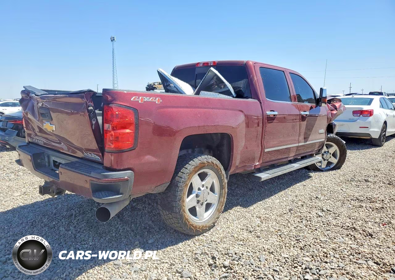 2015 Chevrolet Silverado K2500 High Country VIN:1GC1KXE83FF543211 - 3