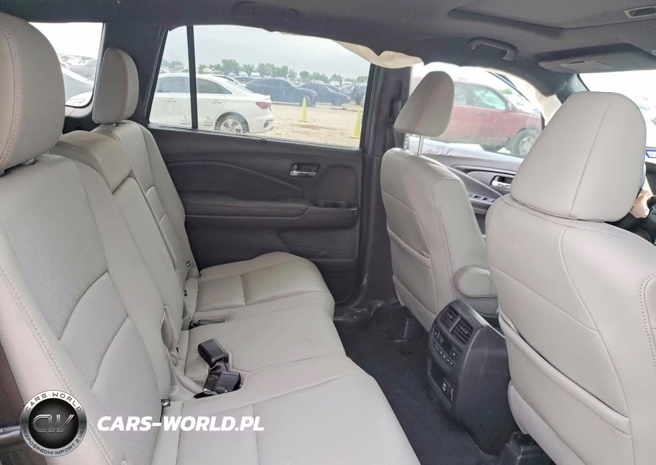 2019 Honda Passport Touring VIN:5FNYF7H95KB000125 - 10