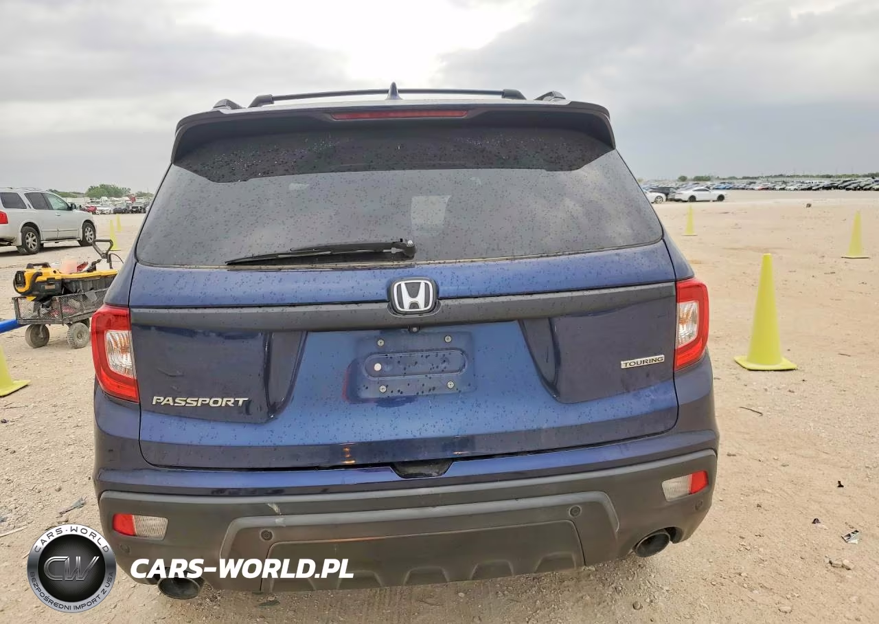 2019 Honda Passport Touring VIN:5FNYF7H95KB000125 - 6