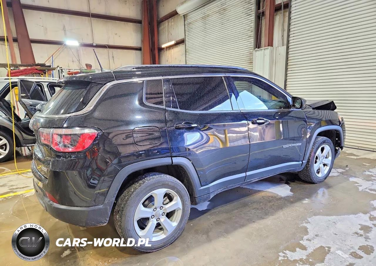 2018 Jeep Compass Latitude VIN:3C4NJDBB3JT177185 - 3