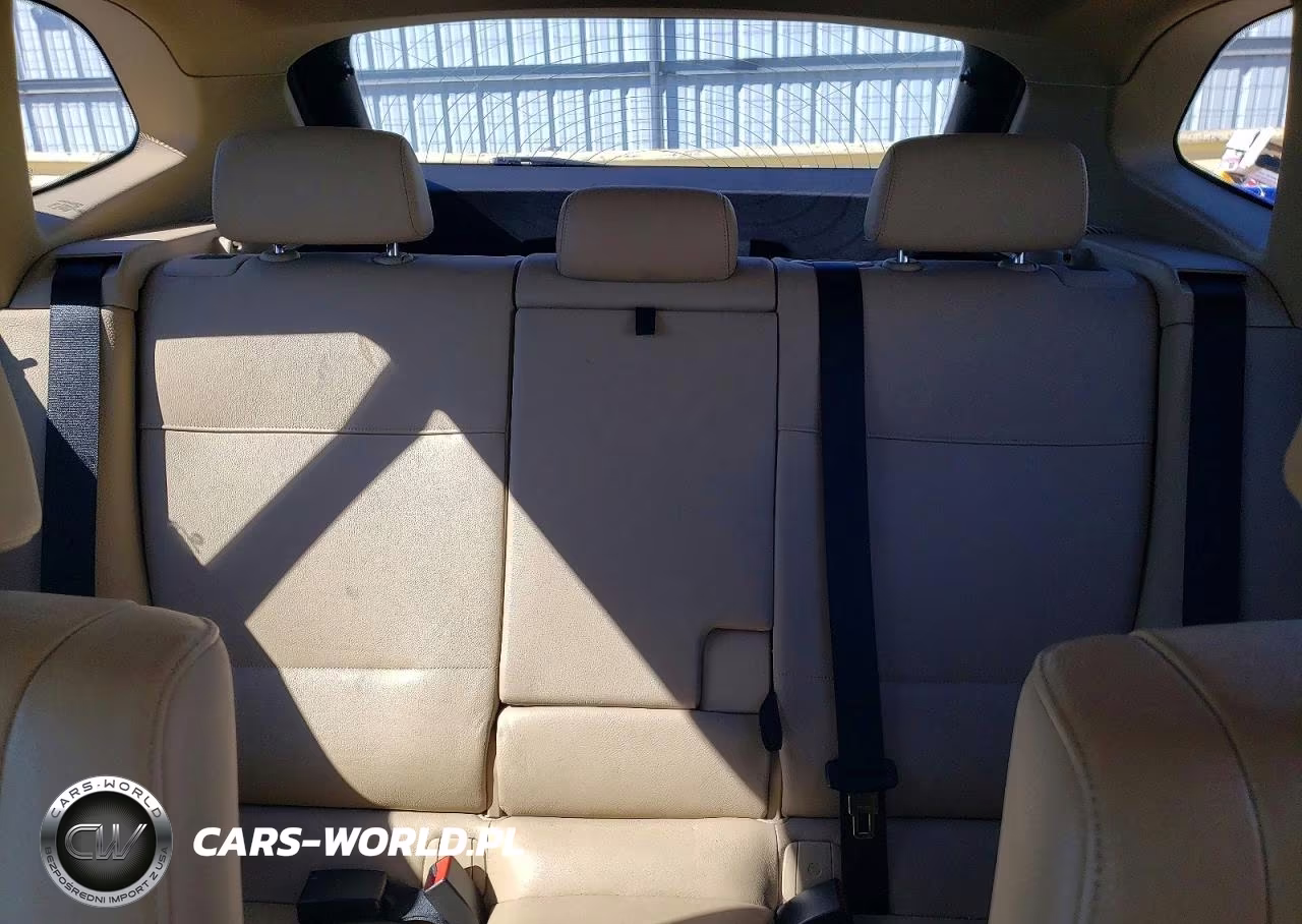 2015 BMW X1 xDrive28I VIN:WBAVL1C5XFVY25403 - 10