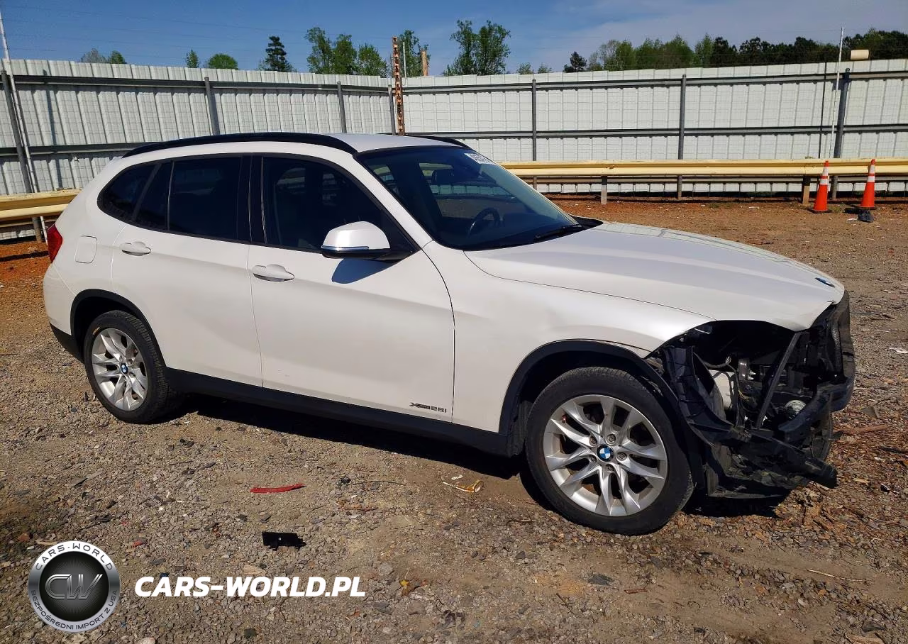 2015 BMW X1 xDrive28I VIN:WBAVL1C5XFVY25403 - 4