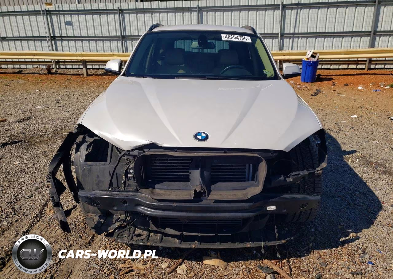 2015 BMW X1 xDrive28I VIN:WBAVL1C5XFVY25403 - 5