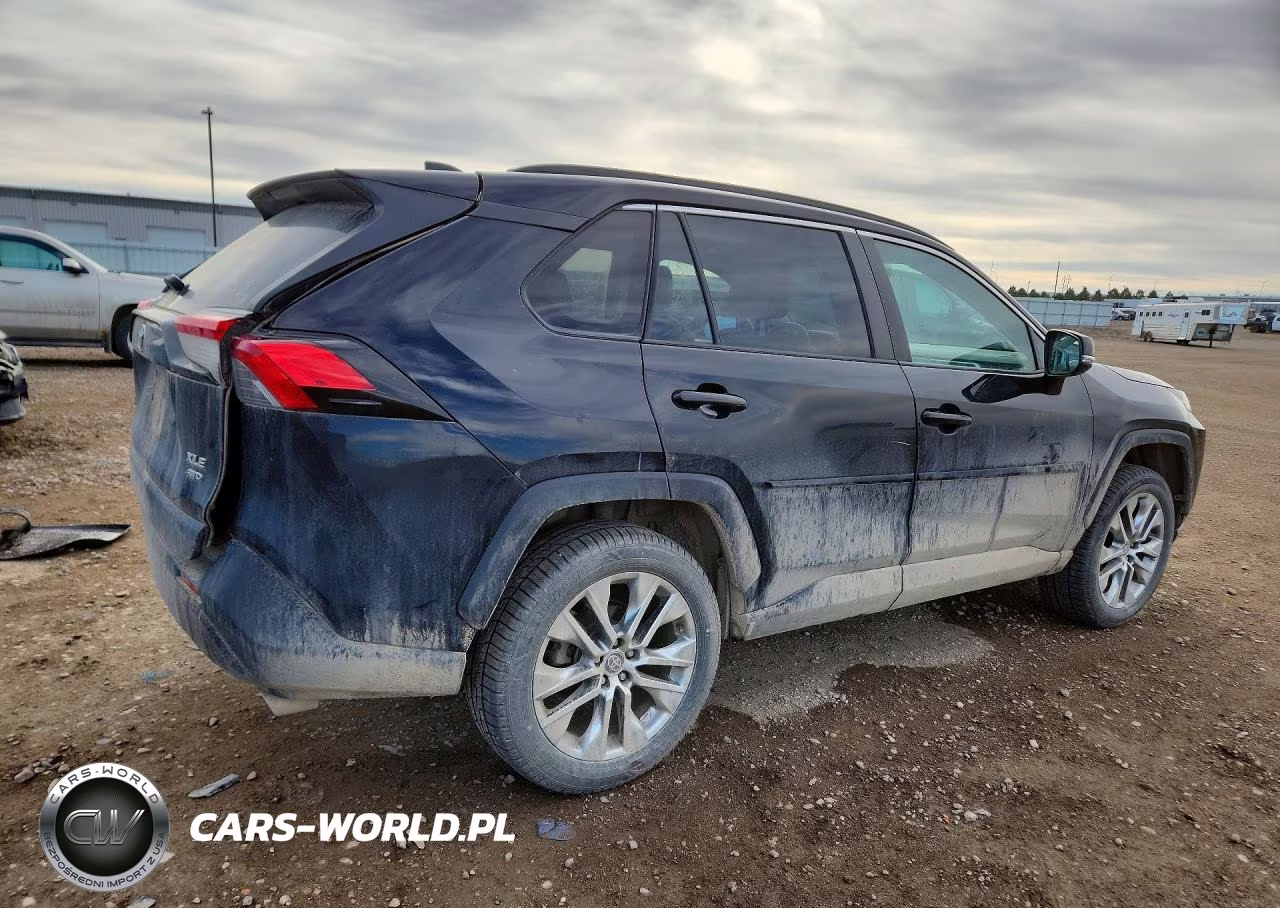 2021 Toyota Rav4 Xle Premium VIN:2T3A1RFVXMC180440 - 3