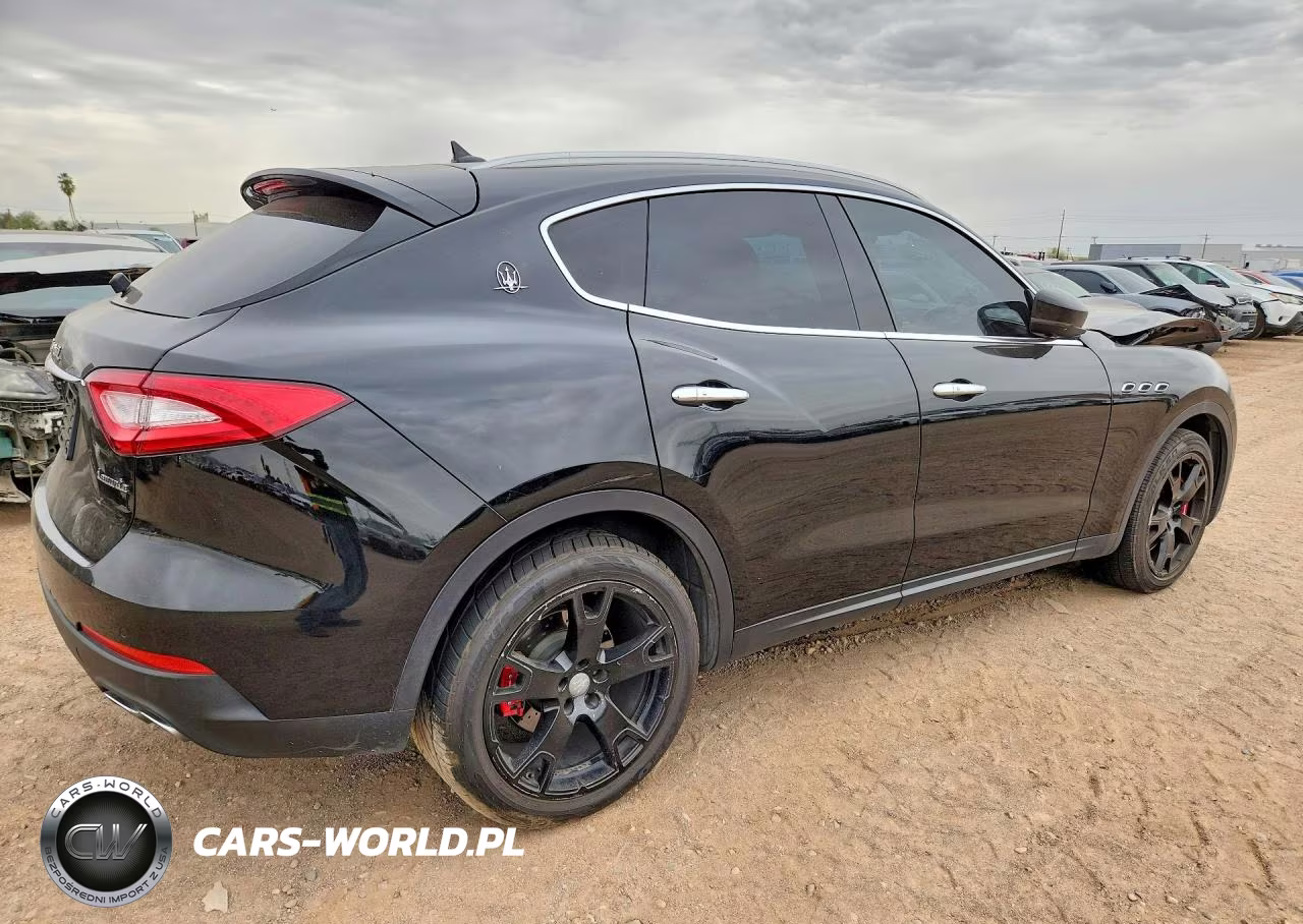 2017 Maserati Levante S VIN:ZN661YUA3HX243814 - 3