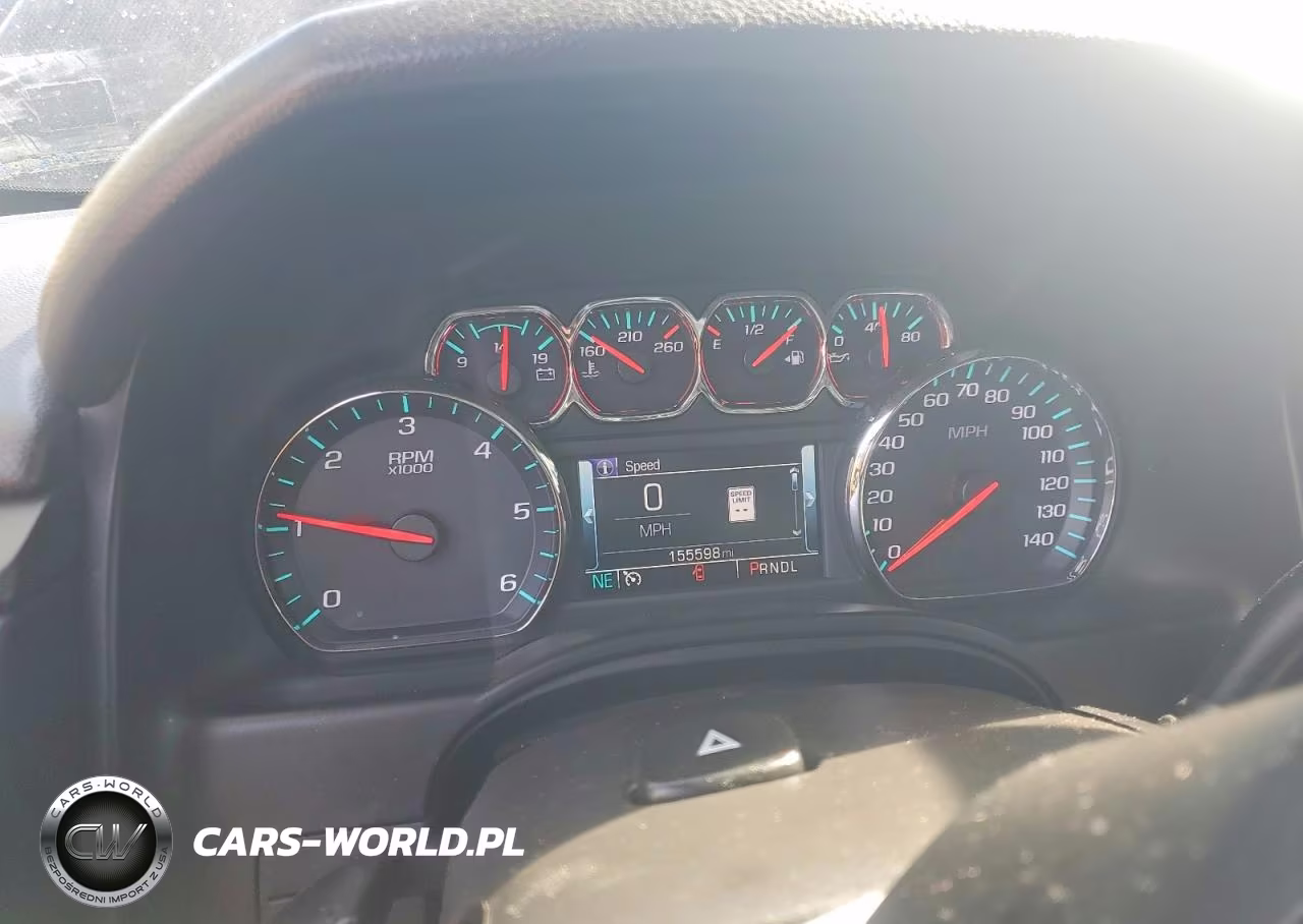 2018 Chevrolet Suburban K1500 Lt VIN:1GNSKHKC3JR116645 - 9