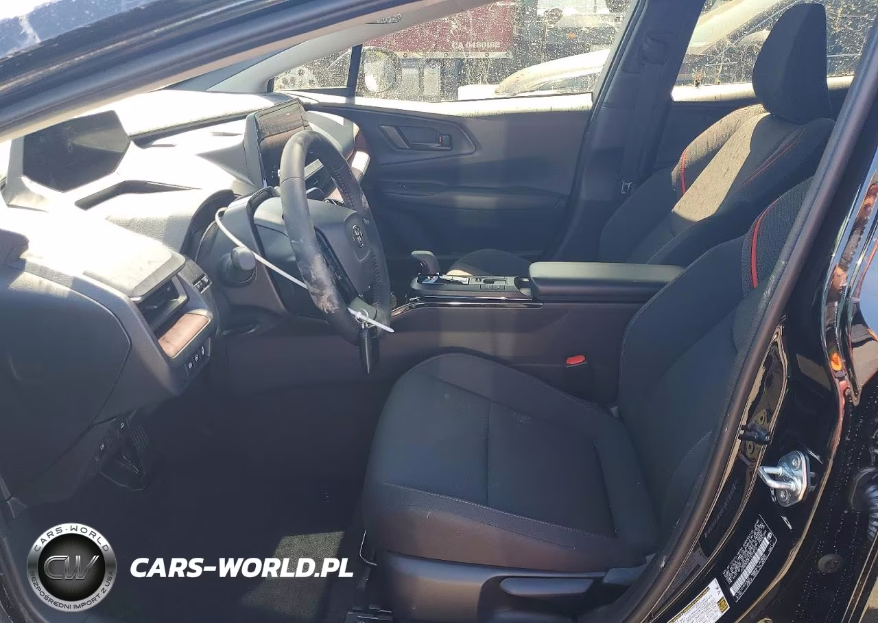 2026 Toyota Prius Plug-In Hybrid Se VIN:JTDACACUXT3073010 - 7