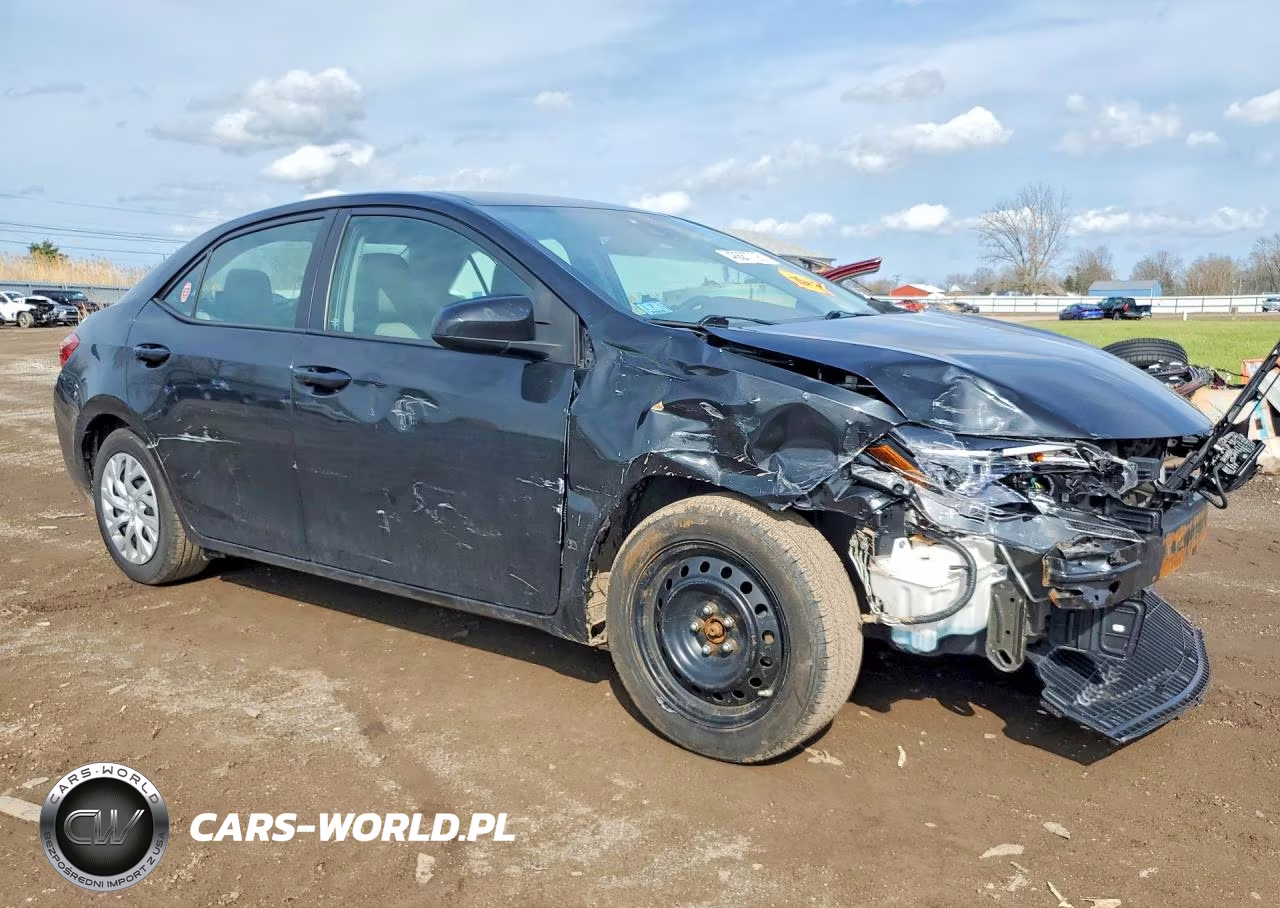 2017 Toyota Corolla Le VIN:2T1BURHE9HC873510 - 4