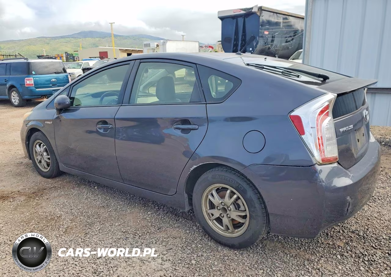 2013 Toyota Prius One VIN:JTDKN3DU8D1617817 - 2