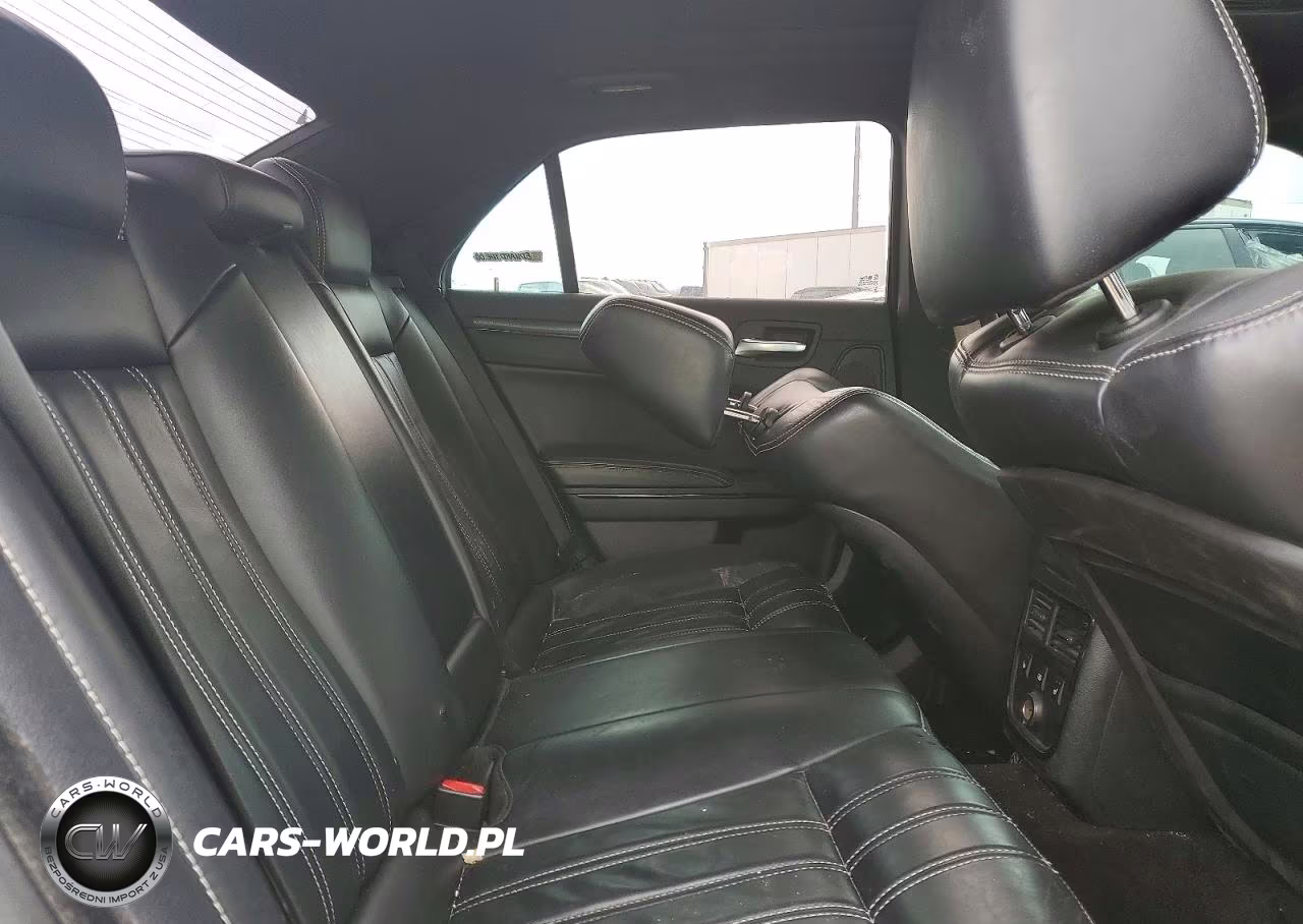 2014 Chrysler 300 S VIN:2C3CCABG6EH144356 - 10