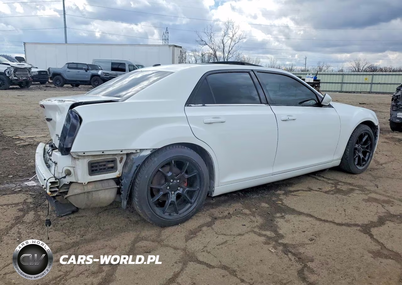 2014 Chrysler 300 S VIN:2C3CCABG6EH144356 - 3