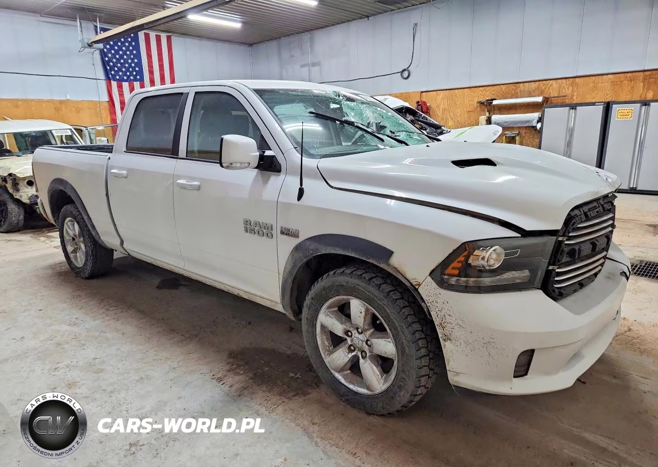 2015 Ram 1500 Sport VIN:1C6RR7UT0FS701037 - 4