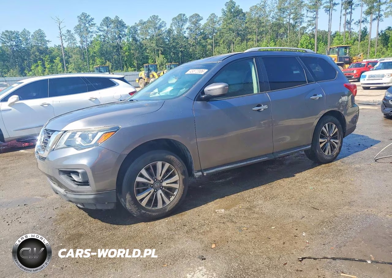 2017 Nissan Pathfinder Sv