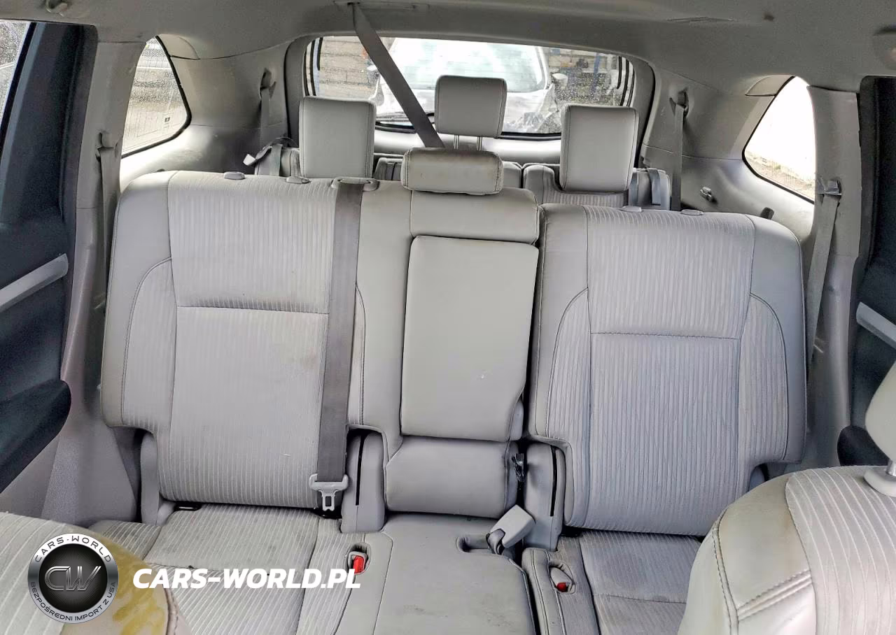 2018 Toyota Highlander Le Plus VIN:5TDZZRFH9JS282412 - 10