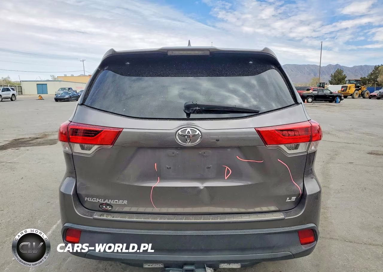 2018 Toyota Highlander Le Plus VIN:5TDZZRFH9JS282412 - 6