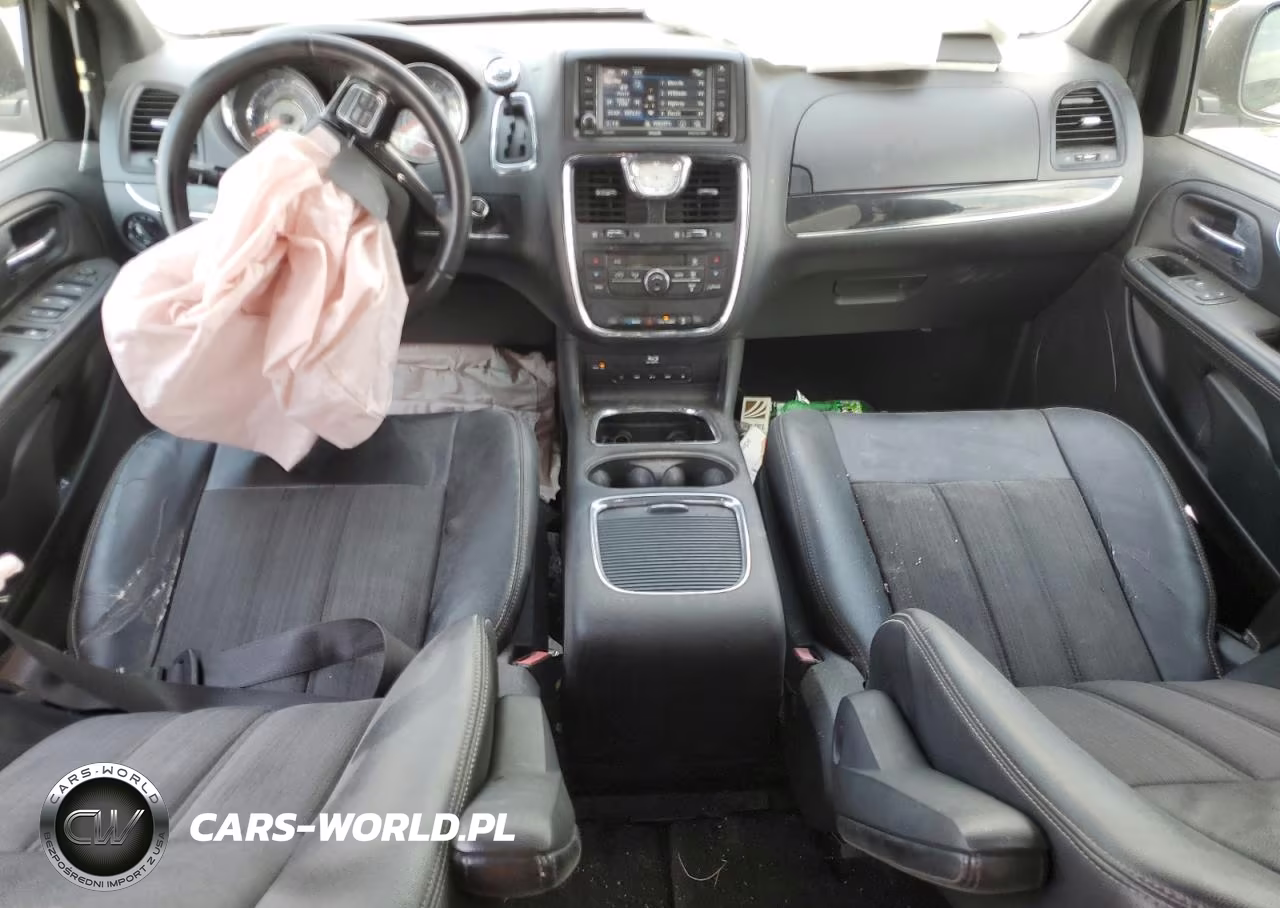2015 Chrysler Town & Country S VIN:2C4RC1HG4FR646601 - 8