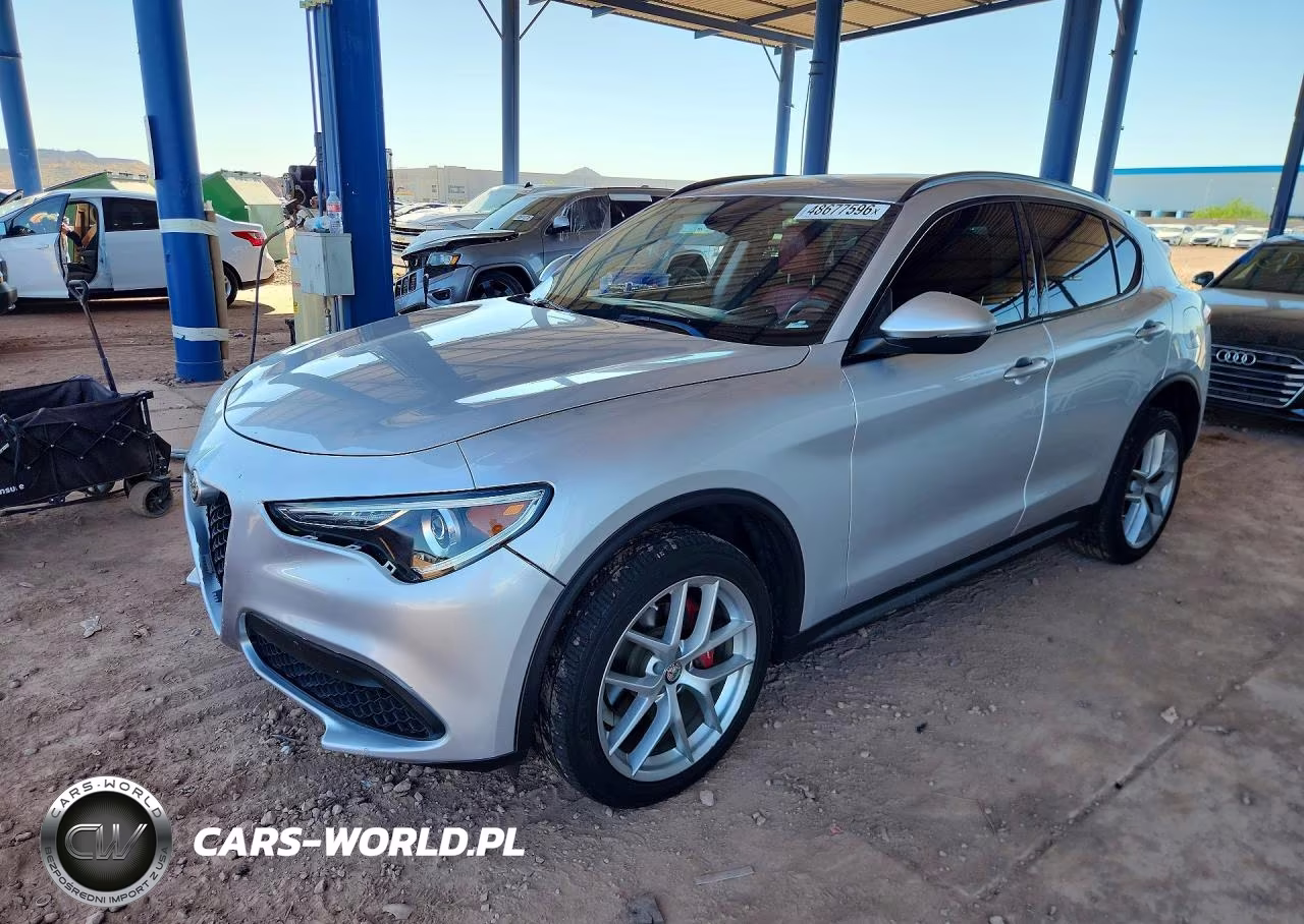 2018 Alfa Romeo Stelvio Sport