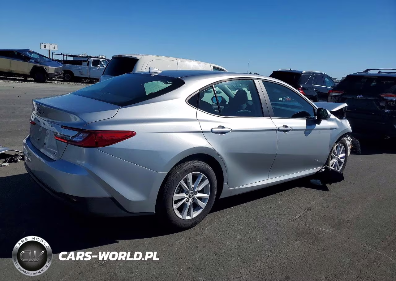 2026 Toyota Camry Le VIN:4T1DAACK1TU252799 - 3