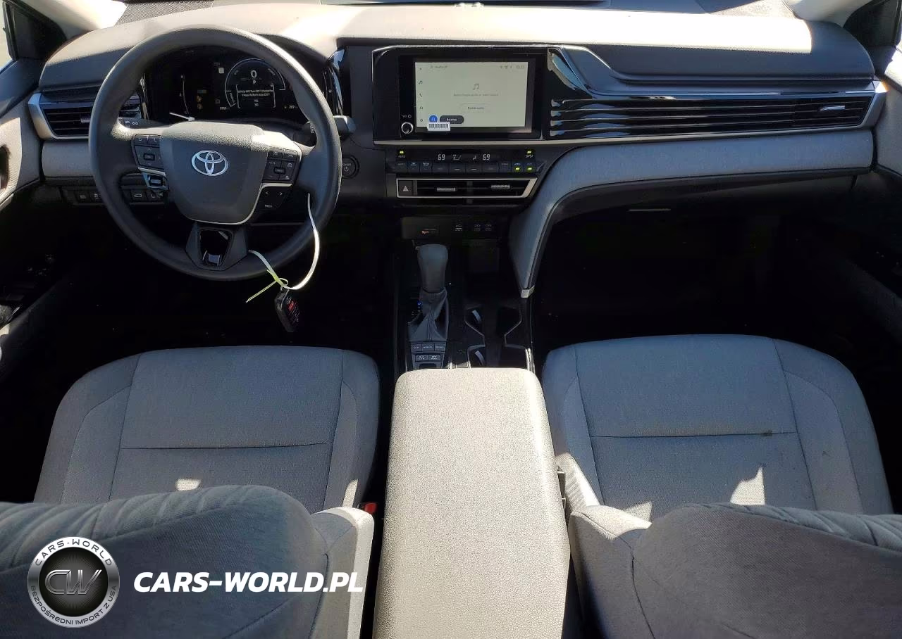 2026 Toyota Camry Le VIN:4T1DAACK1TU252799 - 8